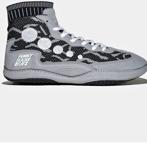 Rare Funky Flicker boyz wrestling shoes! Slate color, from the fall drop